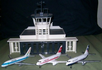 Ertl-AeroMini-737s.jpg