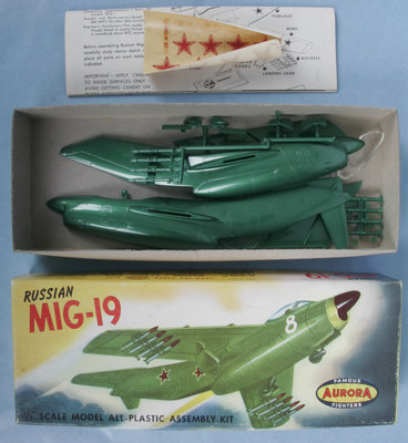Mig-15 in box.JPG
