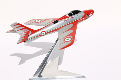 F-84F Didivoli Rossi 002.jpg