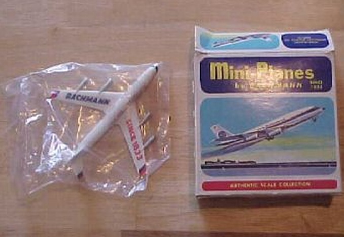 Bachmann Miniplanes house colors.jpg